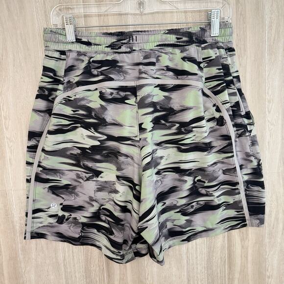 Lululemon Pace Breaker 7” Inseam Shorts Mens Small Linerless Paint Glide Multi - Picture 9 of 9